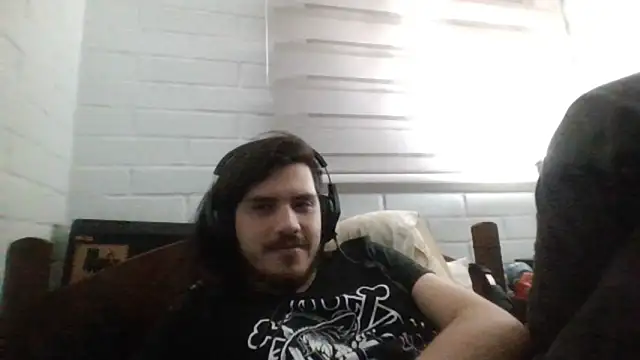 Snapshot of hung_weeb chatting on 03.08.25 hung weeb online show from 03.08.25