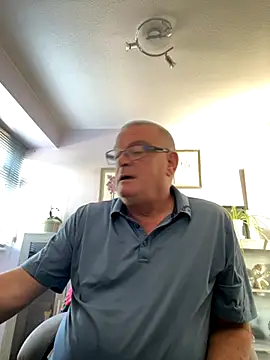 Snapshot of Garry831 chatting on 09.29.25 Garry831 online show from 09.29.25