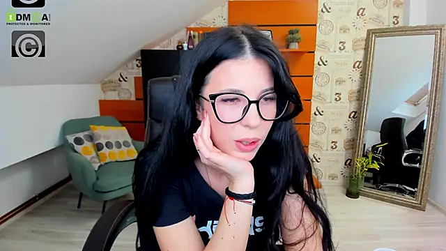 EmillyTaylor online show from 02.10.25