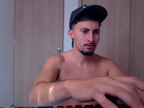 Snapshot of ChrisDamon chatting on 09.19.25 ChrisDamon online show from 09.19.25