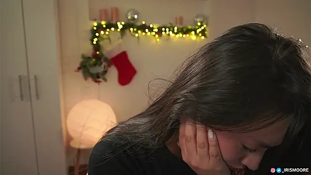 Snapshot of raphttalia_ chatting on 12.30.24 raphttalia  online show from 12.30.24