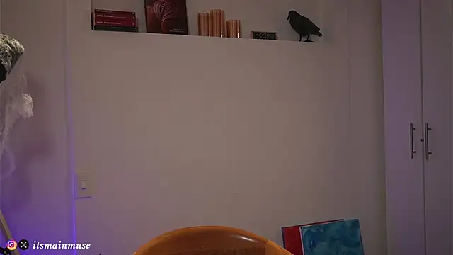 Snapshot of raphttalia_ chatting on 10.24.25 raphttalia  online show from 10.24.25