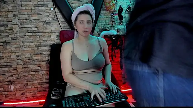 Liltildeman moon online show from 11.26.25