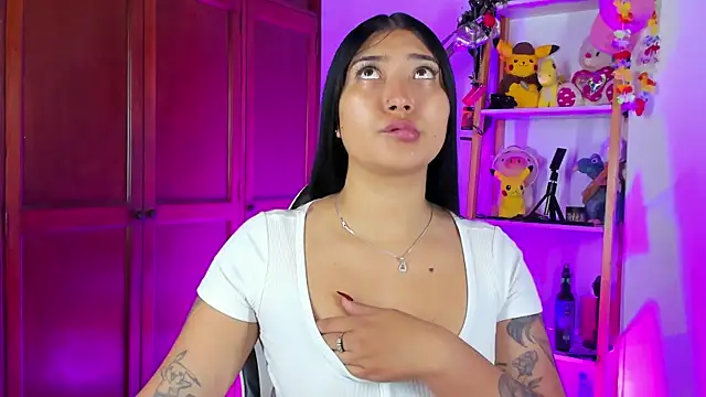 eymy-hadid online show from 11.06.25