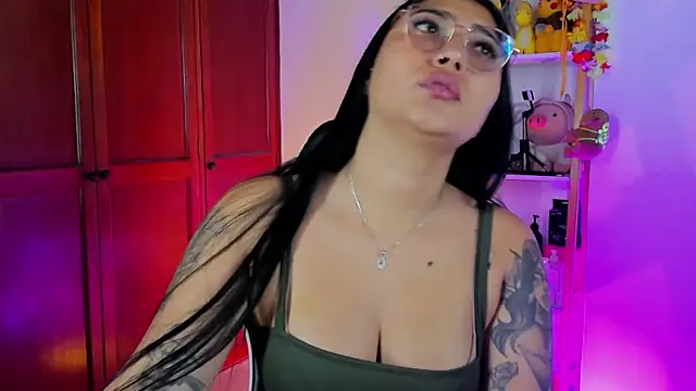 eymy-hadid online show from 12.20.25