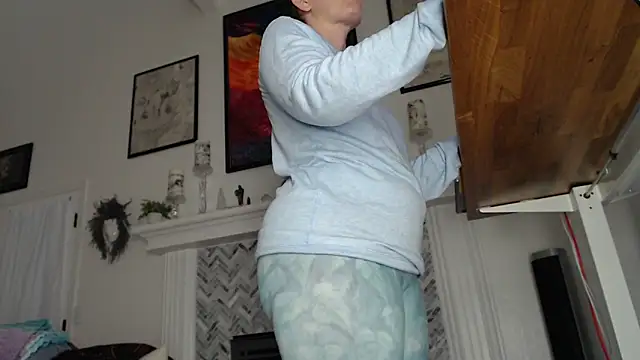 AuroraWillows online show from 12.15.25