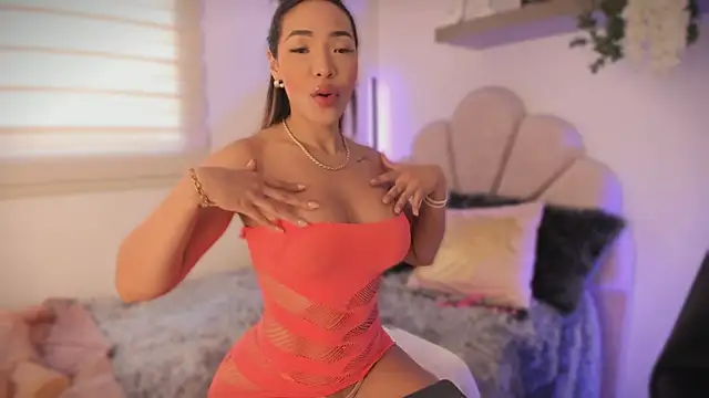 Snapshot of RachelMorgan01 chatting on 11.24.25 RachelMorgan01 online show from 11.24.25