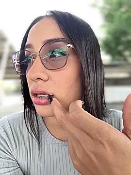   IRIS   online show from 10.04.25