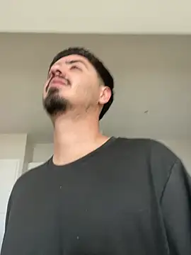 Snapshot of Bbyboyivan chatting on 12.29.24 Bbyboyivan online show from 12.29.24