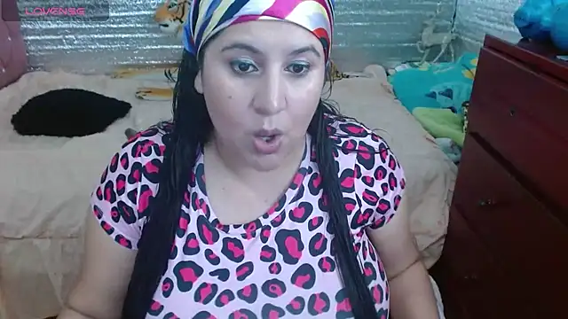 Snapshot of EMILY-NESSA chatting on 03.19.25 EMILY-NESSA online show from 03.19.25