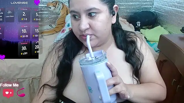 Snapshot of EMILY-NESSA chatting on 09.16.25 EMILY-NESSA online show from 09.16.25