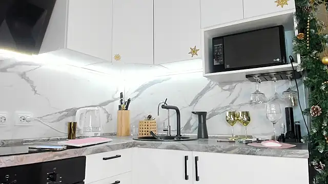 Snapshot of Lex_Love chatting on 12.29.24 Lex Love online show from 12.29.24