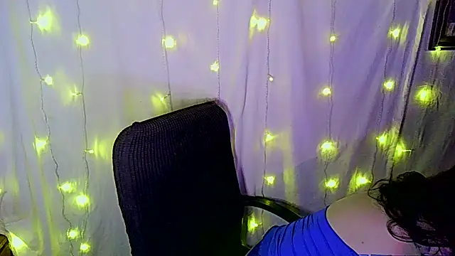 Snapshot of Victoria_Marks chatting on 10.19.25 Victoria Marks online show from 10.19.25