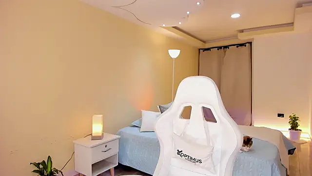 Snapshot of carleee_winter chatting on 11.14.25 carleee winter online show from 11.14.25