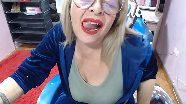 Snapshot of marinadenoche chatting on 06.06.26 marinadenoche online show from 06.06.26