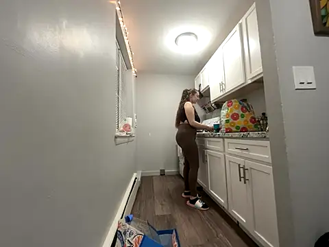 Snowbunnycake 131 online show from 11.22.25