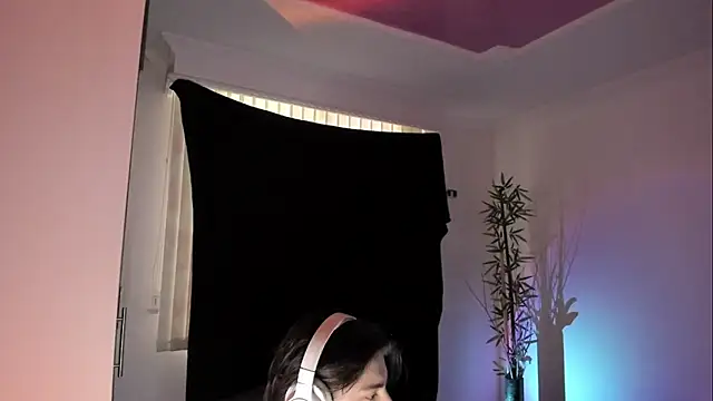 Giordano Russo online show from 04.27.26