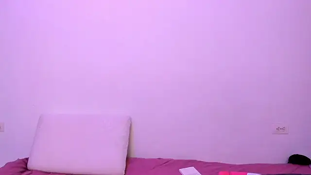 Snapshot of _Lunnaa_ chatting on 07.30.26 Lunnaa online show from 07.30.26