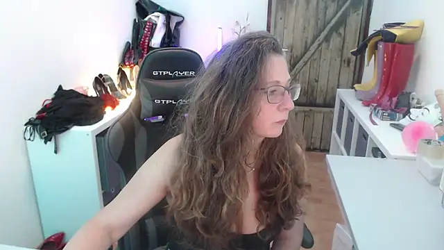 Snapshot of GeilesLuder75 chatting on 04.10.26 GeilesLuder75 online show from 04.10.26