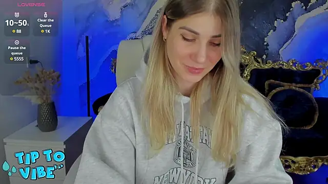 CassandraGood online show from 02.11.25