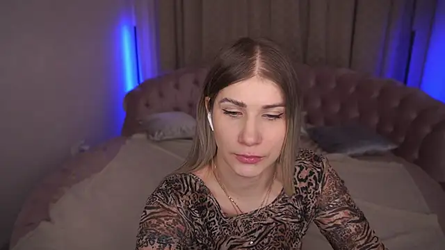 CassandraGood online show from 03.15.25