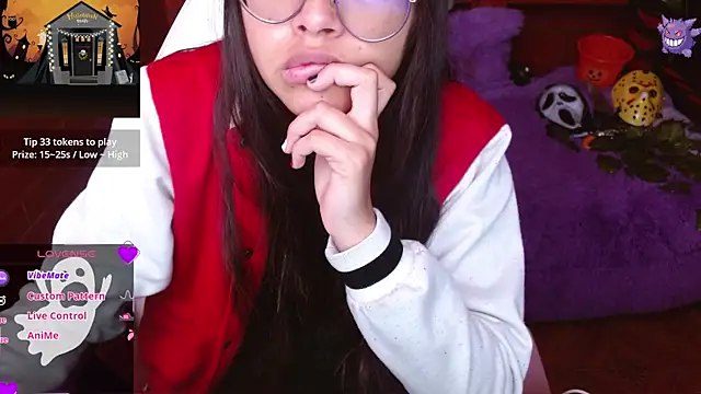 Snapshot of MidoriQuiinn chatting on 10.11.25 MidoriQuiinn online show from 10.11.25