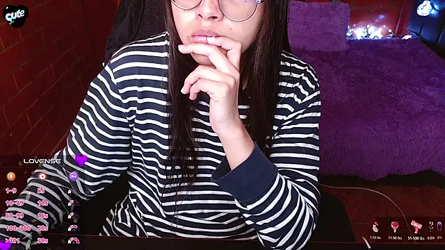 Snapshot of MidoriQuiinn chatting on 02.18.26 MidoriQuiinn online show from 02.18.26