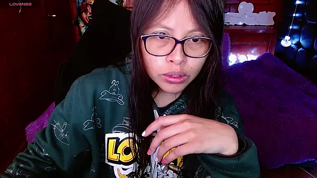 Snapshot of MidoriQuiinn chatting on 02.25.26 MidoriQuiinn online show from 02.25.26