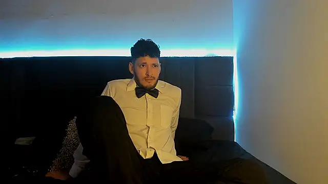 alejandro  2 online show from 09.10.25