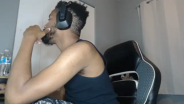 Snapshot of ChrisVacher chatting on 12.23.24 ChrisVacher online show from 12.23.24