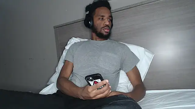 Snapshot of ChrisVacher chatting on 02.19.25 ChrisVacher online show from 02.19.25