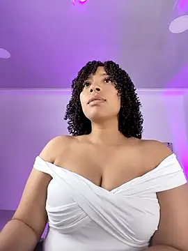 Snapshot of DannaBerry chatting on 10.27.25 DannaBerry online show from 10.27.25