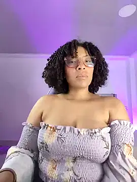 Snapshot of DannaBerry chatting on 10.30.25 DannaBerry online show from 10.30.25