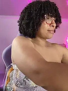 Snapshot of DannaBerry chatting on 11.13.25 DannaBerry online show from 11.13.25