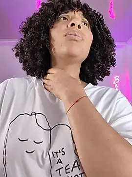 Snapshot of DannaBerry chatting on 11.18.25 DannaBerry online show from 11.18.25