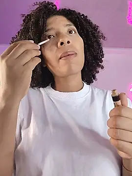 Snapshot of DannaBerry chatting on 12.20.25 DannaBerry online show from 12.20.25