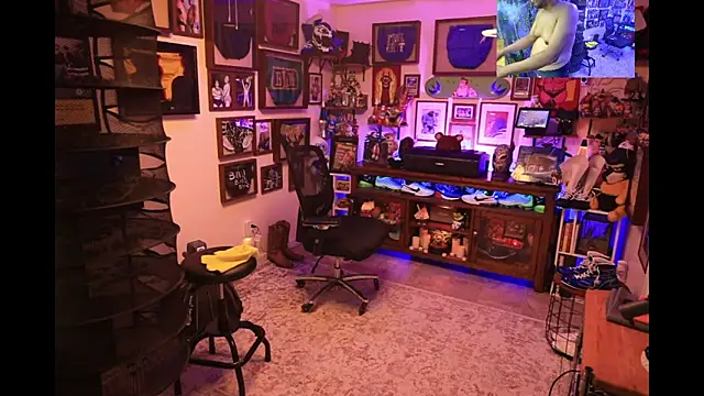 Briefs bud online show from 01.05.25