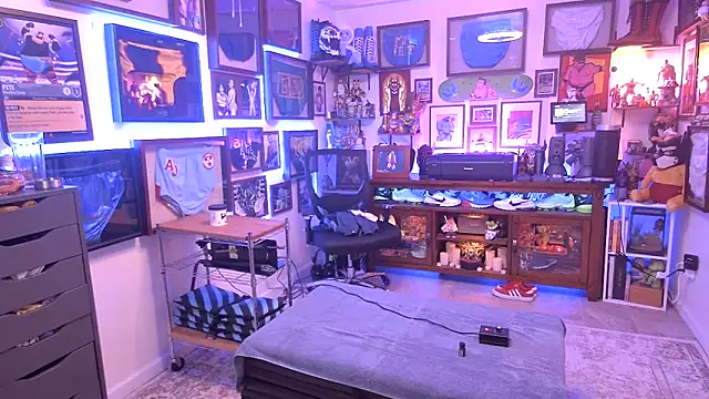 Briefs bud online show from 03.06.25