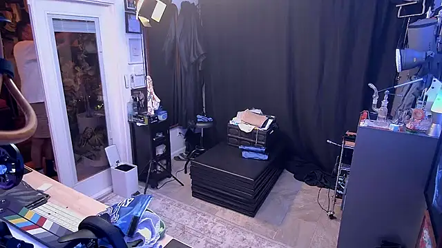 Briefs bud online show from 12.19.25