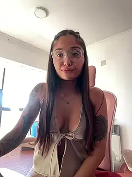 LunaXuan online show from 01.19.25