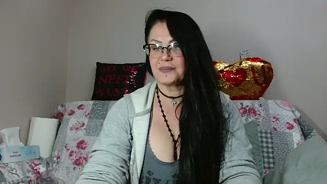 x  KHALEESI  x online show from 11.14.25