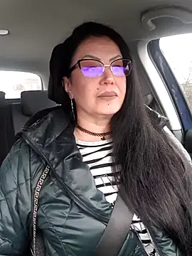 x  KHALEESI  x online show from 11.28.25