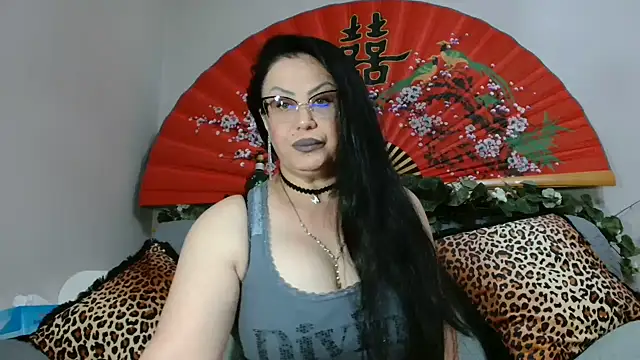 Snapshot of x__KHALEESI__x chatting on 05.31.26 x KHALEESI x online show from 05.31.26