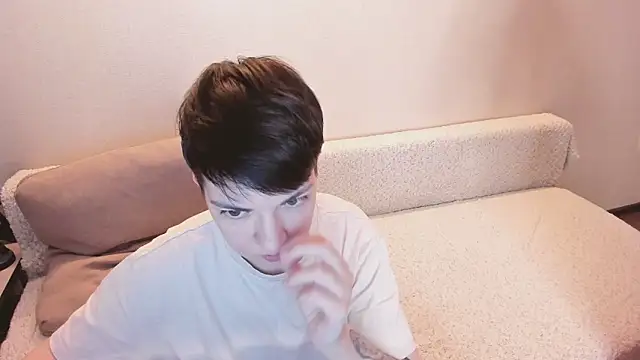 Snapshot of secret_dreams__ chatting on 05.17.26 secret dreams online show from 05.17.26