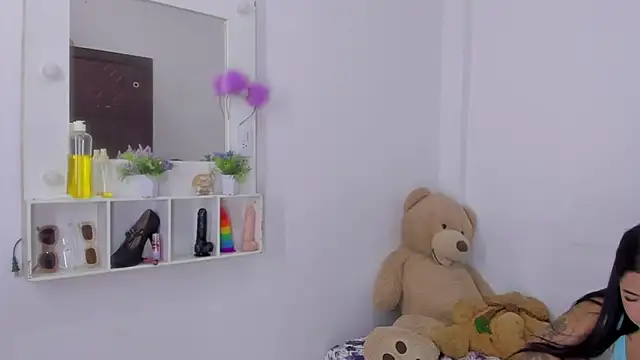 Emma lean online show from 10.17.25