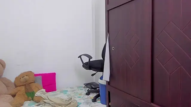 Emma lean online show from 10.28.25