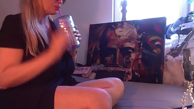 Lisavontease online show from 06.22.26