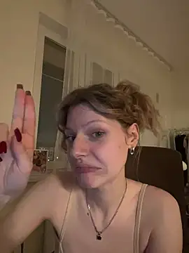 Snapshot of MaryHiggins chatting on 02.23.25 MaryHiggins online show from 02.23.25