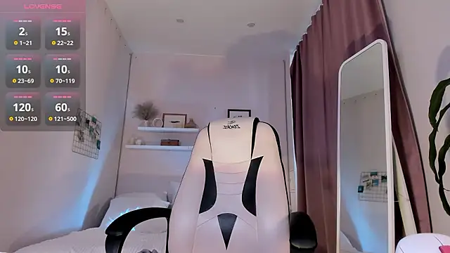 Snapshot of Roxana_Wet_ chatting on 03.10.26 Roxana Wet online show from 03.10.26