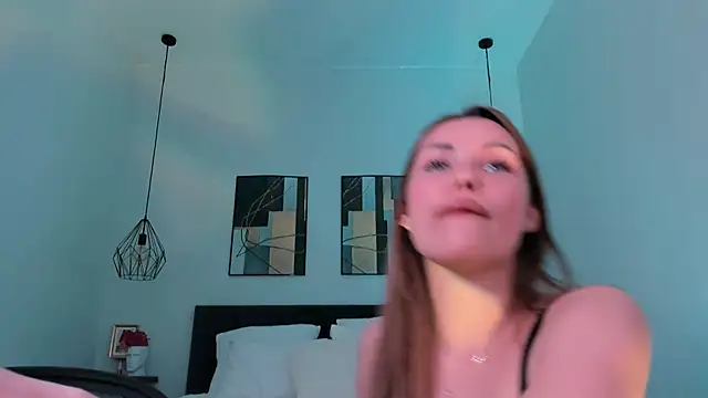 Snapshot of Roxana_Wet_ chatting on 04.03.26 Roxana Wet online show from 04.03.26